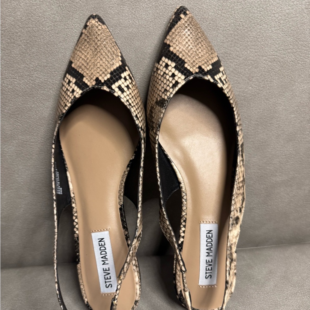 Steve Madden Black and Tan Heels with Snakeskin Texture